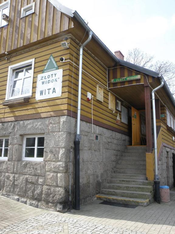 피에초비체 Szkolne Schronisko Mlodziezowe Zloty Widok 호스텔 외부 사진